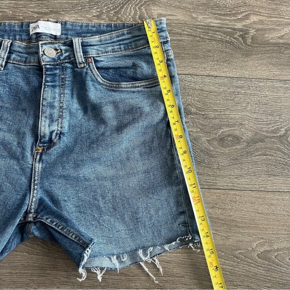 Zara High Rise Stretch Denim Frayed Cut Off Shorts - Picture 6 of 7